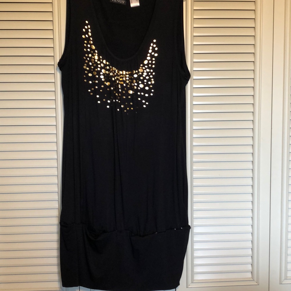 Sleeveless dress